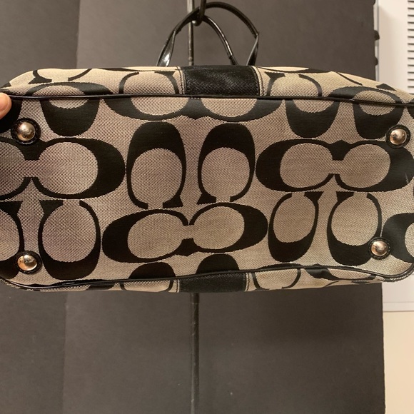 Coach Kisslock Signature Jaquard Tote - Picture 6 of 9